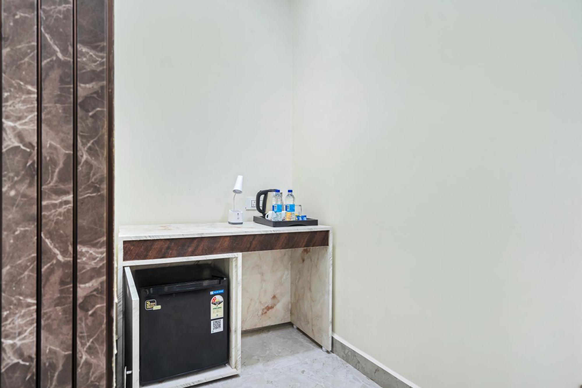 Hotel Sky Land Khammam Bagian luar foto
