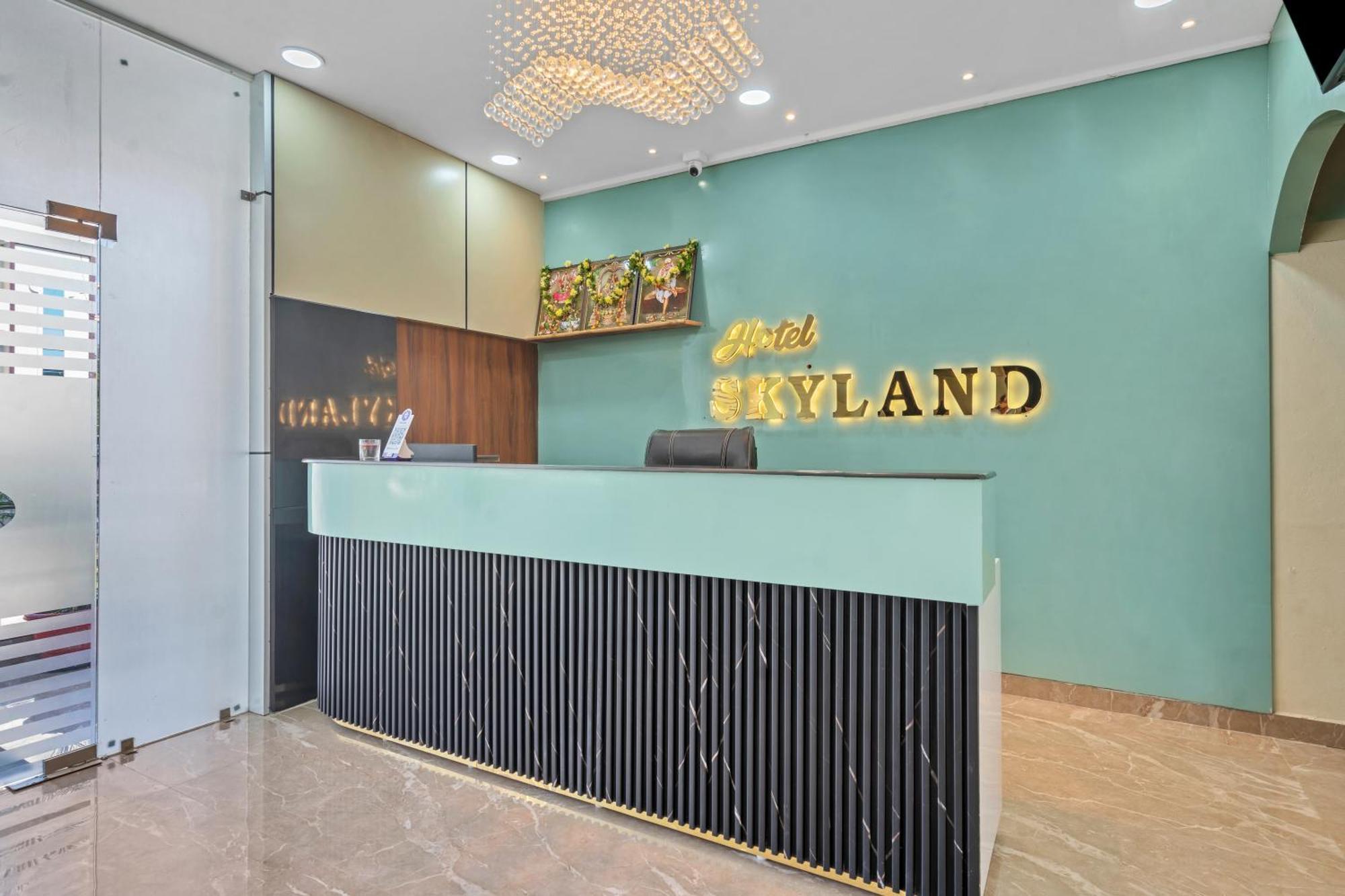 Hotel Sky Land Khammam Bagian luar foto