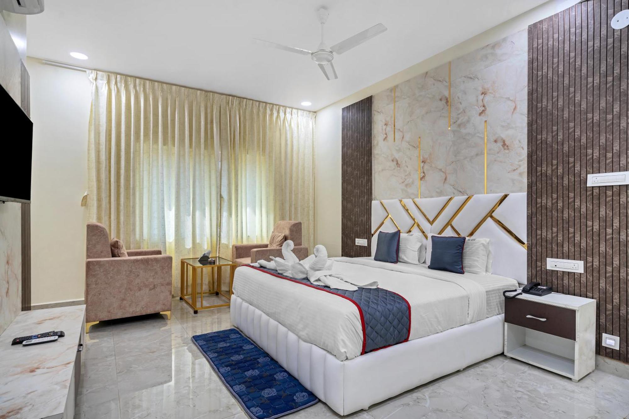 Hotel Sky Land Khammam Bagian luar foto