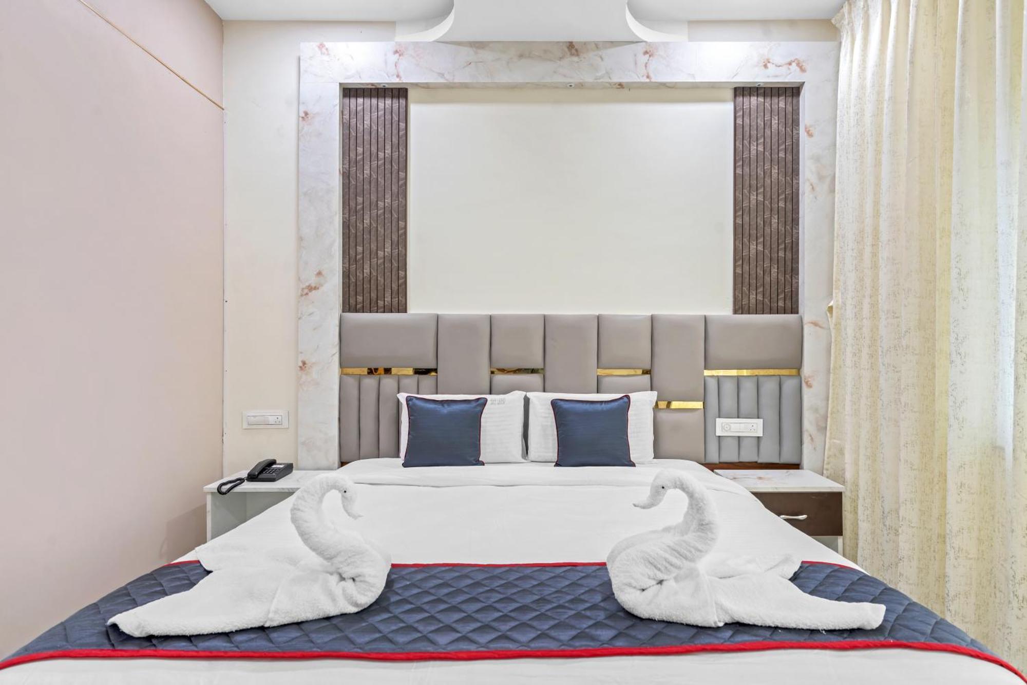 Hotel Sky Land Khammam Bagian luar foto