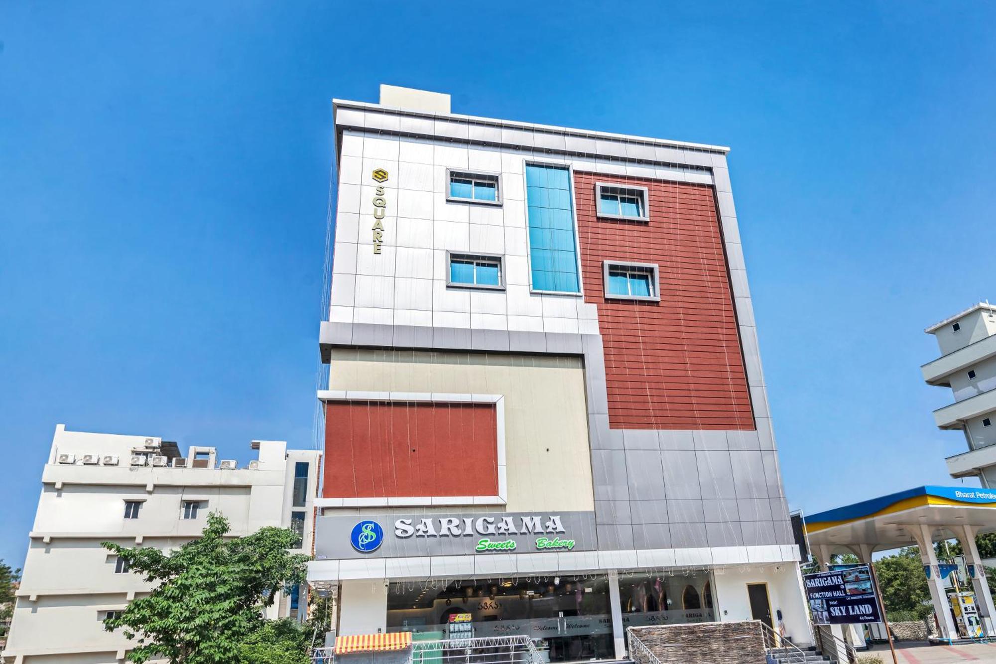 Hotel Sky Land Khammam Bagian luar foto