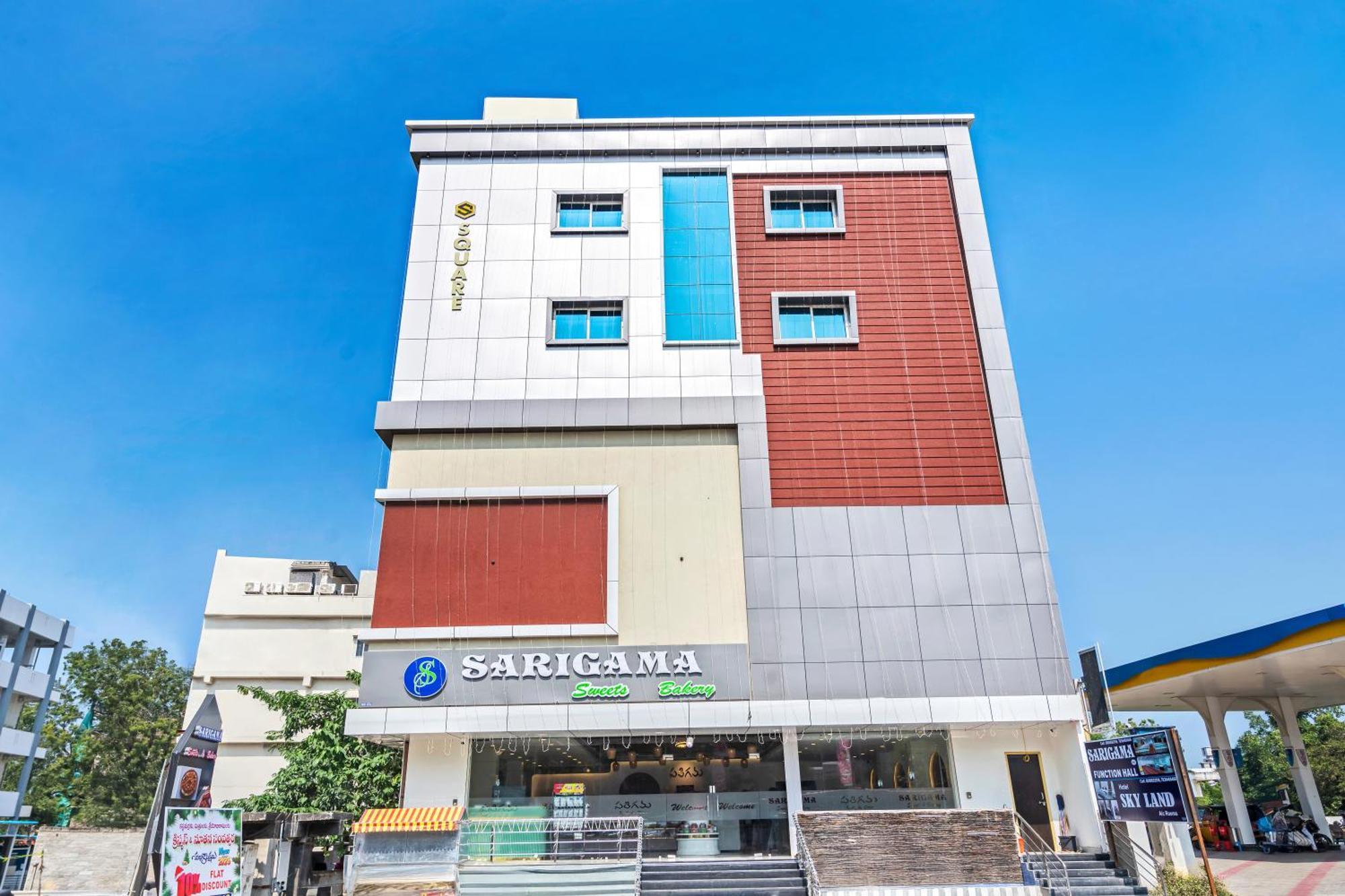 Hotel Sky Land Khammam Bagian luar foto