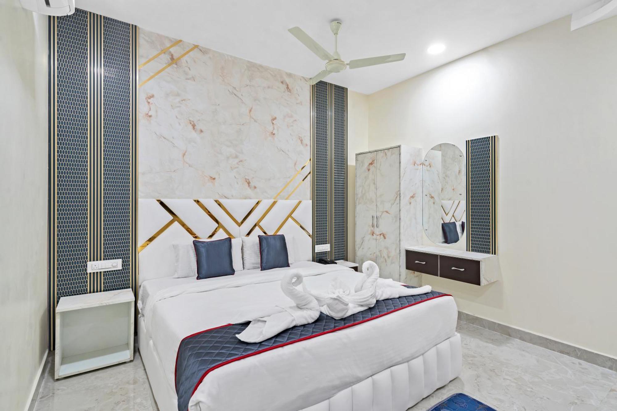 Hotel Sky Land Khammam Bagian luar foto